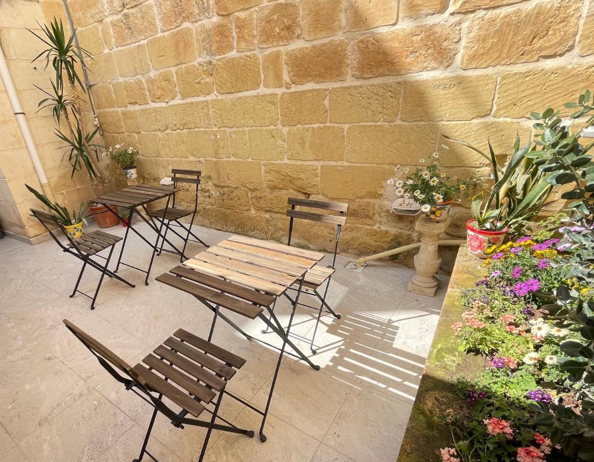 ホテルPenelope Townhouse Ghajn il-Kbira  エクステリア 写真
